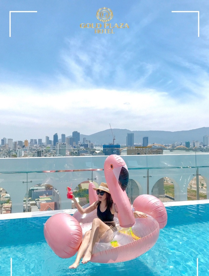 vui chơi, giải trí sôi động tại bể bơi ở khách sạn gần công viên châu Á Asia Park