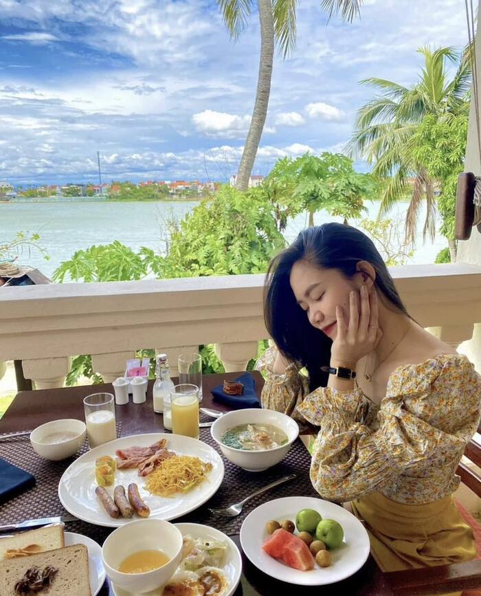 khách sạn gần sông Thu Bồn