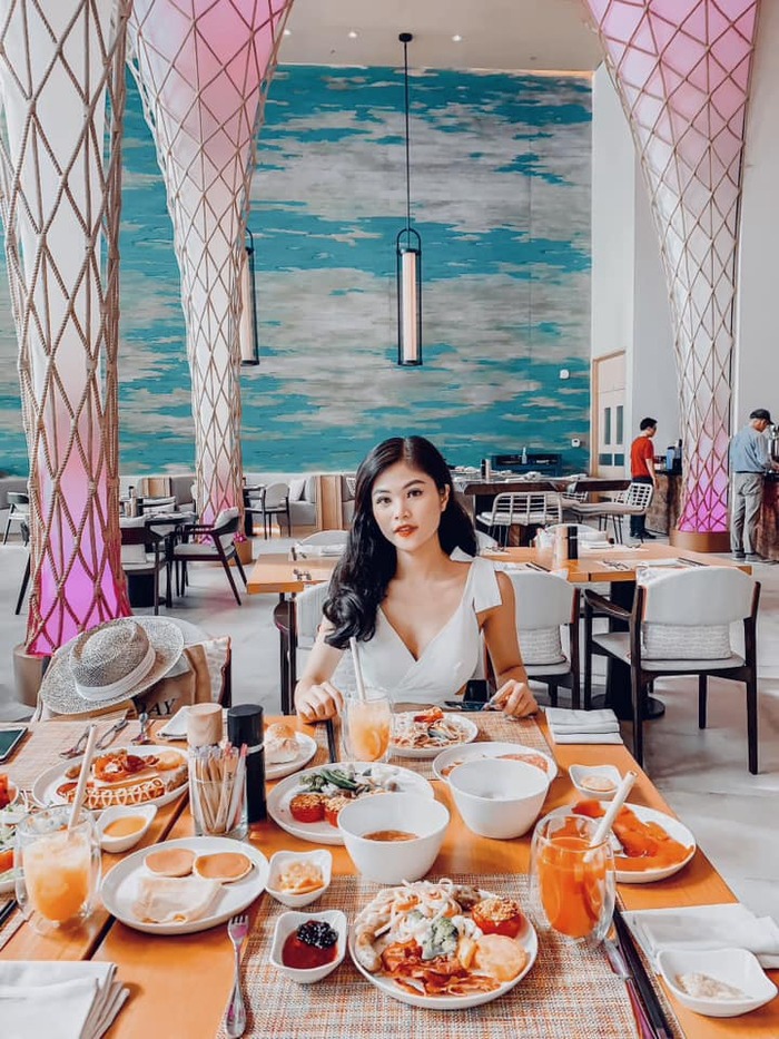 thưởng thức các món ăn quốc tế hấp dẫn tại khách sạn gần sân bay Cam Ranh
