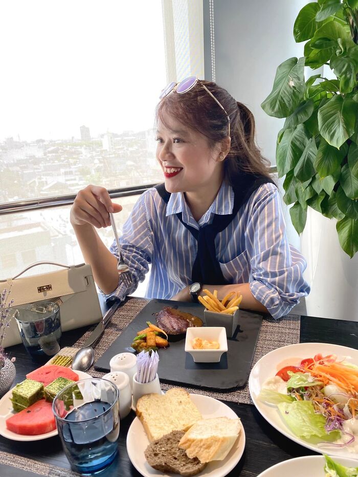 thưởng thức các món ăn hấp dẫn tại nhà hàng thuộc khách sạn gần sân bay Cát Bi Hải Phòng 