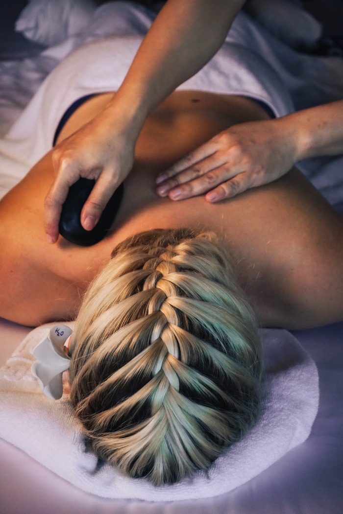 spa trị liệu thuộc resort gần bãi biển Lăng Cô 