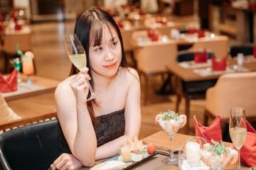Nghỉ dưỡng mùa hè ‘cực cháy’ với top điểm dừng khách sạn nổi tiếng trung tâm Hạ Long