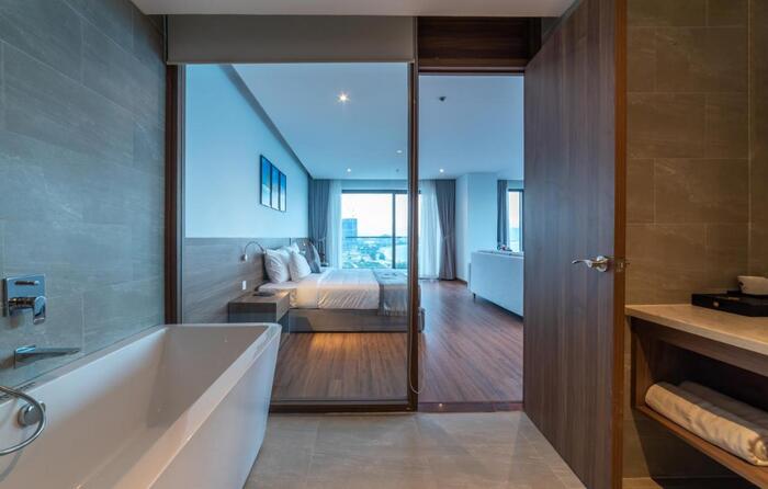 Long Thuận Hotel