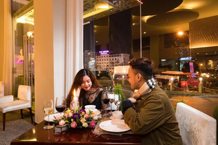 nhà hàng ở Khách sạn TTC Ngọc Lan