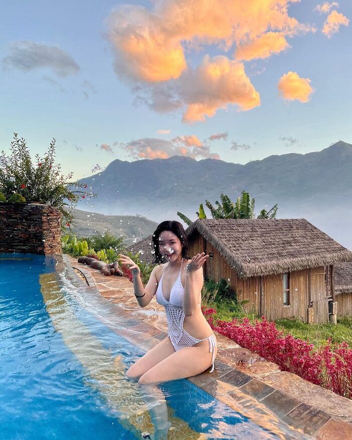 khu vực bể bơi là địa điểm vui chơi được yêu thích tại homestay đẹp ở Sapa 