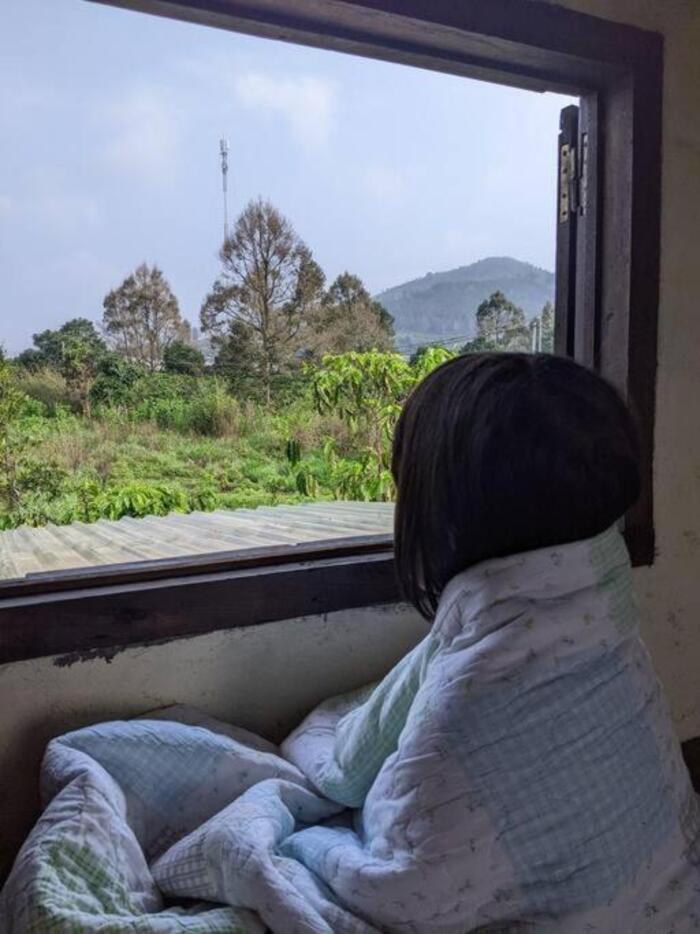 ngắm view núi rừng từ khách sạn gần sân bay Liên Khương