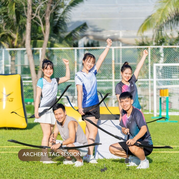 tập bắn cung ở resort gần biển Hồ Tràm Vũng Tàu