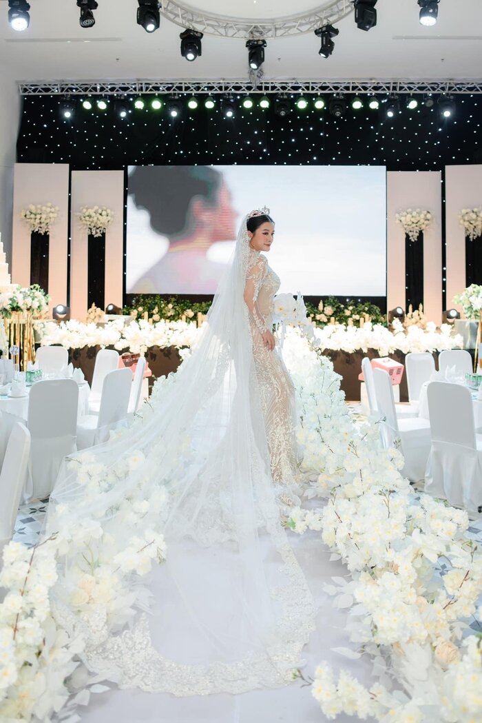 khách sạn White Lotus Huế