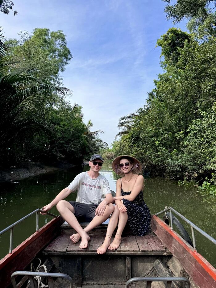 du ngoạn bằng thuyền trong quá trình lưu trú tại homestay chất lượng ở Cần Thơ 