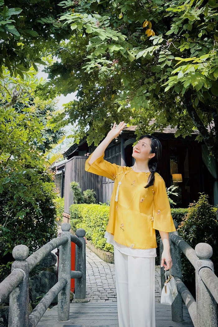 khách sạn gần chùa Thiên Mụ được bao bọc trong không gian sân vườn xanh mát
