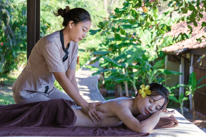 resort gần bãi biển Ông Lang