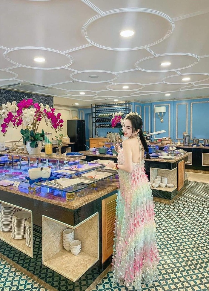nhà hàng buffet tại khách sạn gần sân bay Côn Đảo 