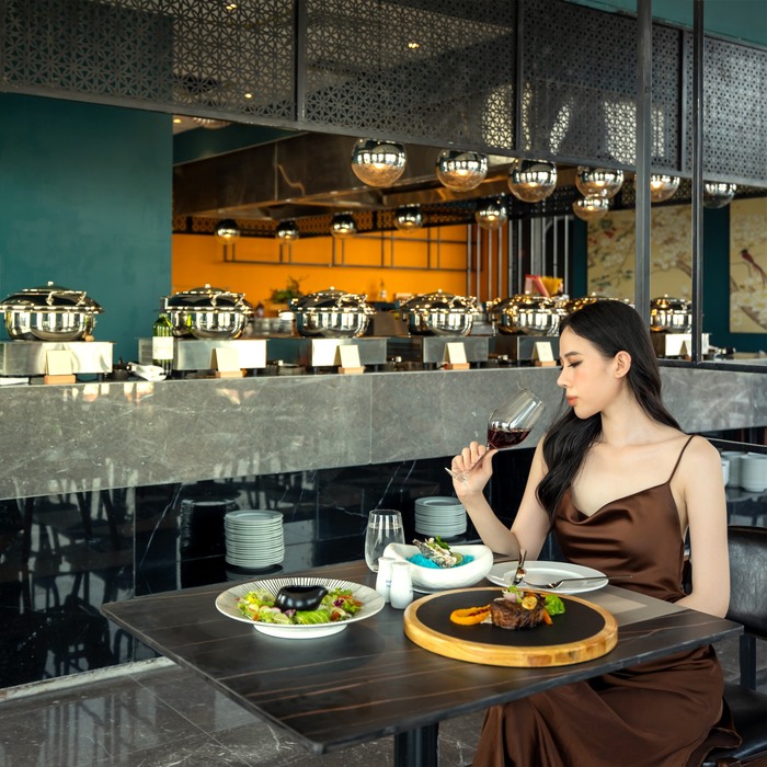 khám phá ẩm thực đa dạng ở khách sạn gần sân bay Phú Bài 