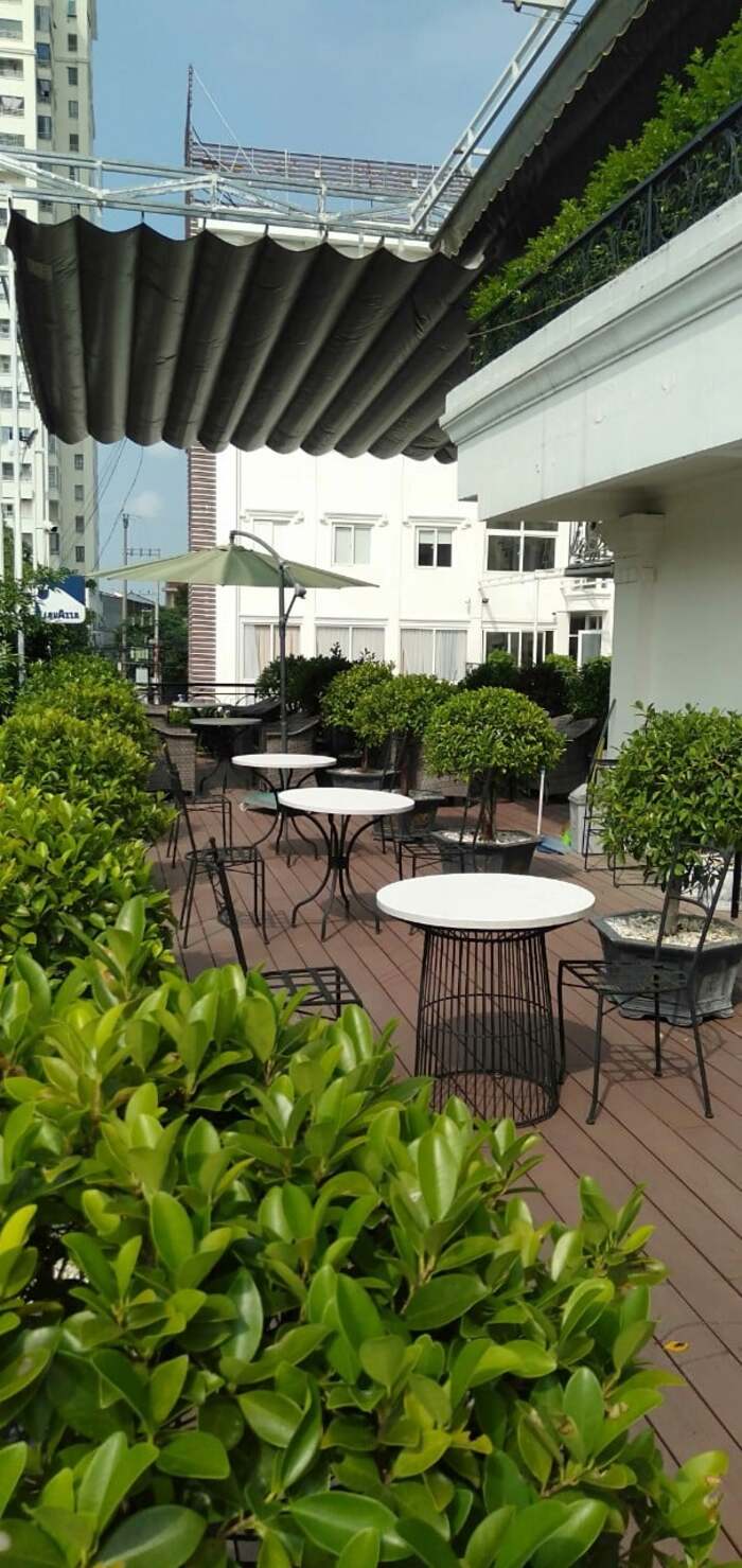 không gian xanh tại khách sạn gần sân bay Vinh 
