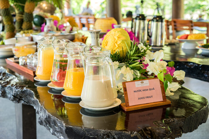 nhà hàng ở Quỳnh Viên Resort 