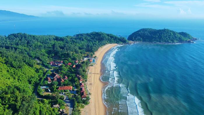 Quỳnh Viên Resort được bao bọc trong không gian thiên nhiên thơ mộng