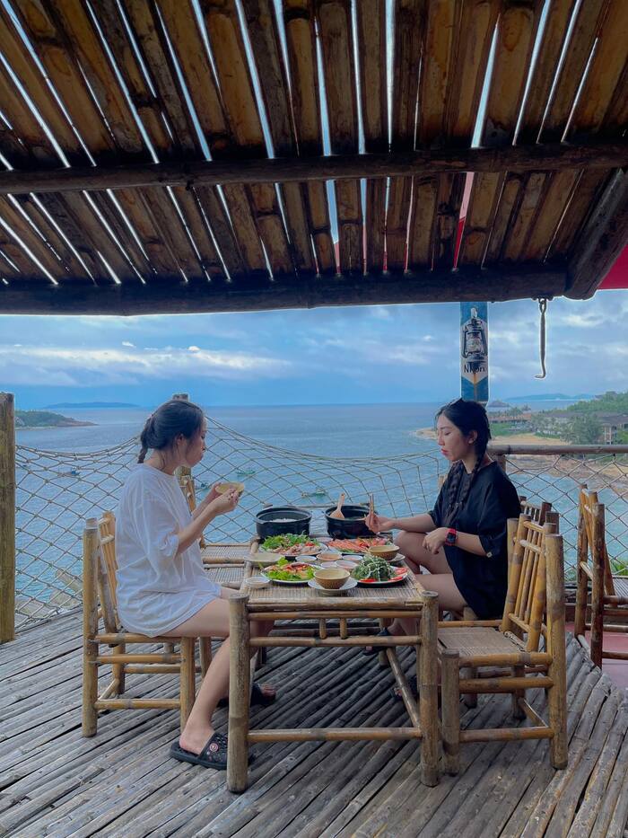 homestay đẹp ở Quy Nhơn có nhà hàng view biển
