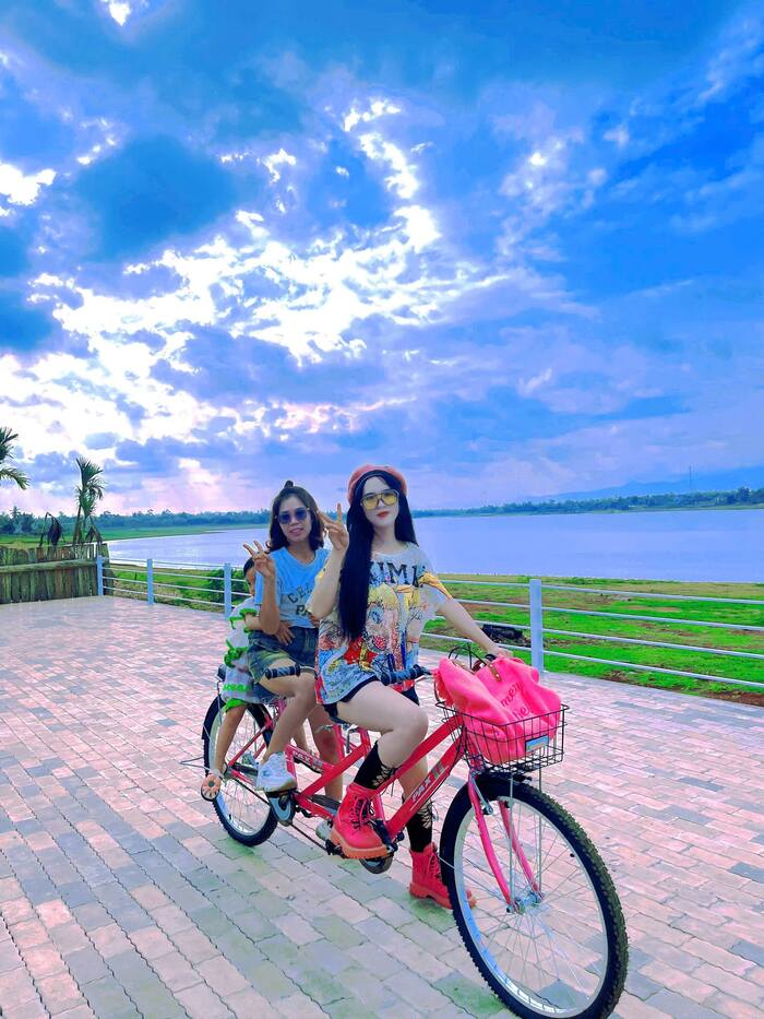 đạp xe tham quan ở khách sạn gần sân bay Buôn Ma Thuột 