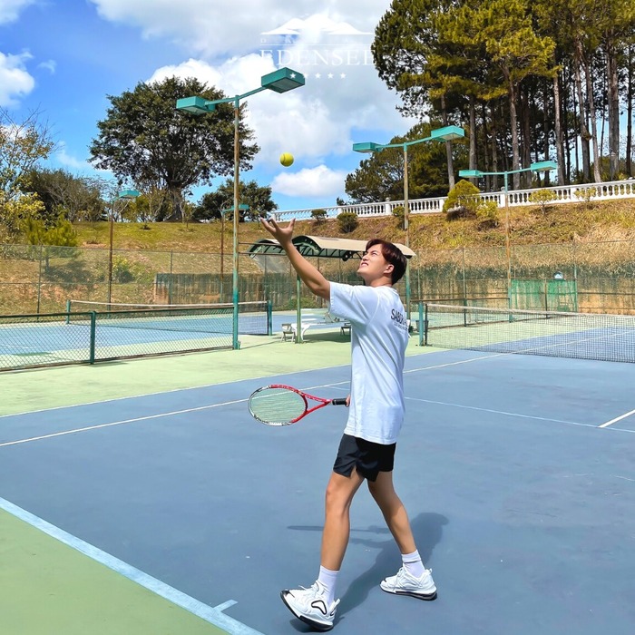 sân tennis ở khách sạn gần hồ Tuyền Lâm Đà Lạt
