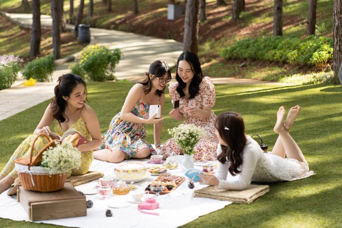 thư giãn cùng người thân ở khách sạn gần hồ Tuyền Lâm Đà Lạt