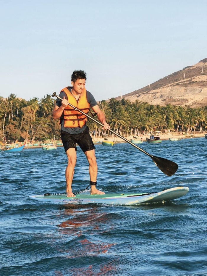 trải nghiệm chèo SUP tại homestay đẹp ở Phan Thiết