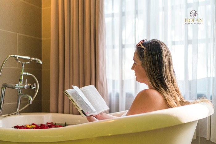 resort gần bãi biển Cửa Đại cung cấp phòng nghỉ có bồn tắm thư giãn