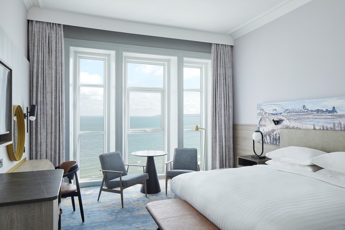 khách sạn gần bãi biển Bournemouth sở hữu hệ thống phòng nghỉ cao cấp