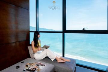 Chiêm ngưỡng khung cảnh biển Mỹ Khê quyến rũ từ khách sạn Grand Tourane Đà Nẵng