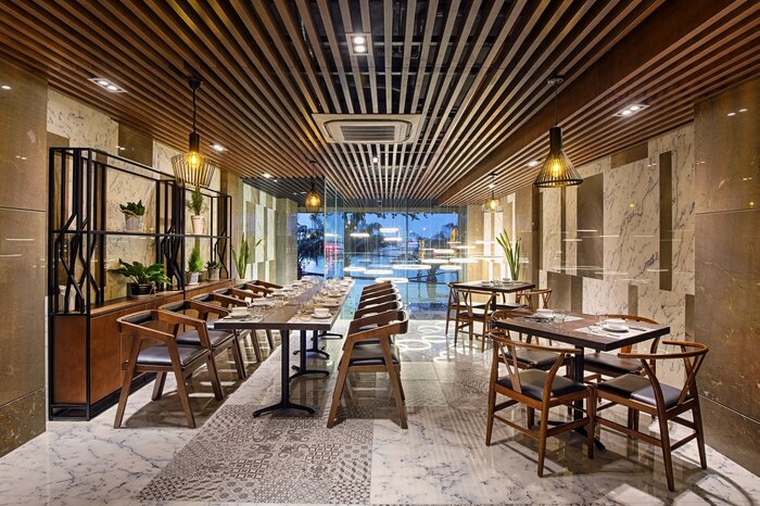 nhà hàng sang trọng ở khách sạn giá rẻ trung tâm Đà Nẵng