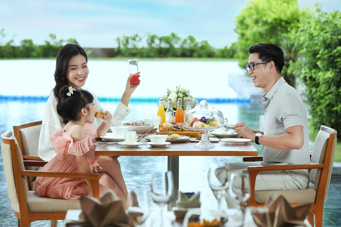 thưởng thức các món ăn hấp dẫn ở resort gần bãi biển Sầm Sơn