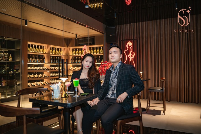 quầy bar sang trọng tại villa đẹp ở Hạ Long