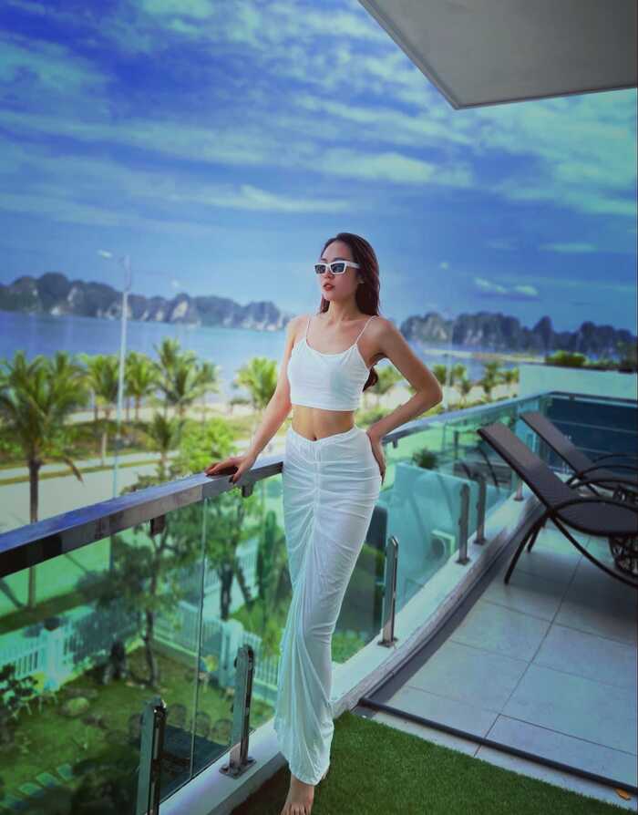 chiêm ngưỡng view biển thơ mộng từ villa đẹp ở Hạ Long