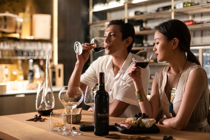 thưởng thức bữa ăn hấp dẫn tại villa đẹp ở Phú Quốc 