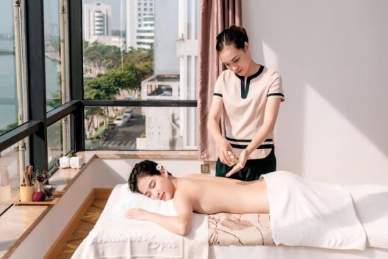 Khách sạn Brilliant Đà Nẵng: Điểm nghỉ dưỡng cao cấp bên bờ sông Hàn thơ mộng